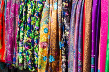 Azerbaycan Ulusal sik Şallar mağaza