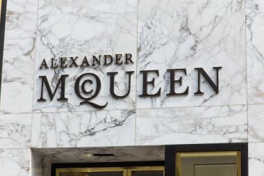 Bakü, Azerbaycan 10 Mayıs 2015 - Alexander Mcqueen cephe amiral gemisi mağaza Bakıda üzerinde 10 Mayıs 2015.  