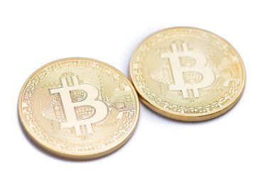Altın bitcoin beyaz izole