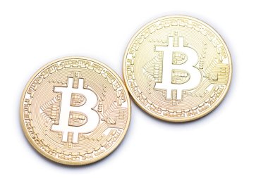 Altın bitcoin beyaz izole