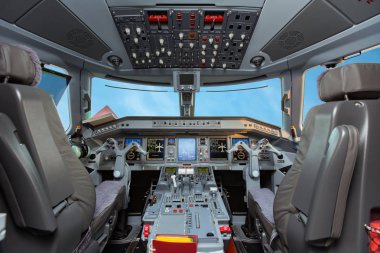 Bakü, Azerbaycan - 8 Ekim 2017: Uçuş güvertesi Embraer 190 E-Jet uçağın