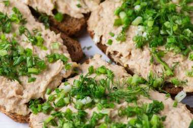 Sandviç peynir ve krema ile