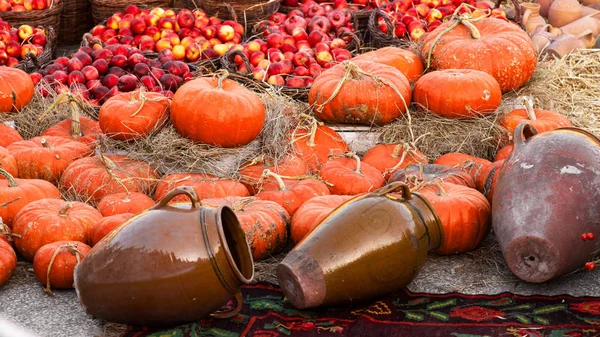 Abóboras Laranja Maçãs Mercado Agricultores Livre Mancha Abóbora — Fotografia de Stock