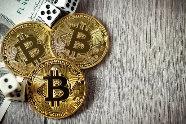 Bitcoins, dolar ve dices. Cryptocurrencie kumar kavramı