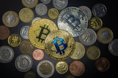 Bitcoins, yakın çekim. İş kavramı
