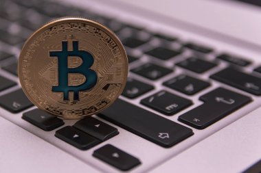  Bitcoin para arka plan üzerinde Kapat