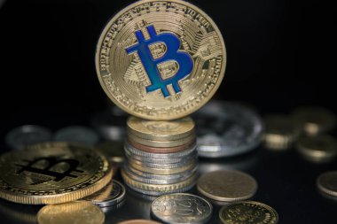  Bitcoin para arka plan üzerinde Kapat