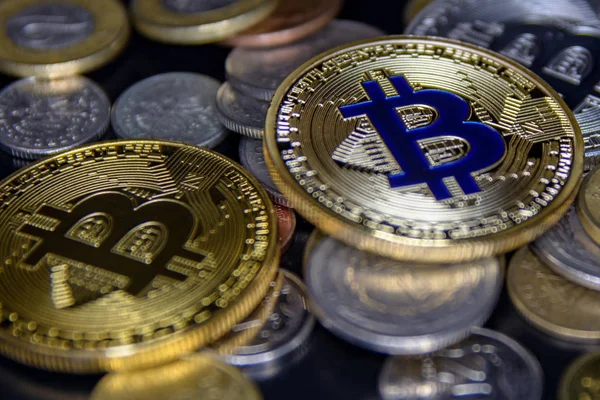  Bitcoin para arka plan üzerinde Kapat