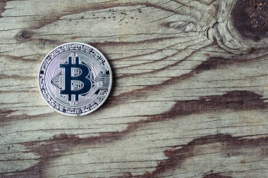  Arka plan üzerinde altın bitcoin