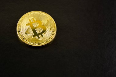  Arka plan üzerinde altın bitcoin