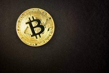  Arka plan üzerinde altın bitcoin