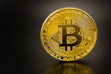  zemin üzerine altın bitcoin