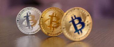  zemin üzerine altın bitcoin