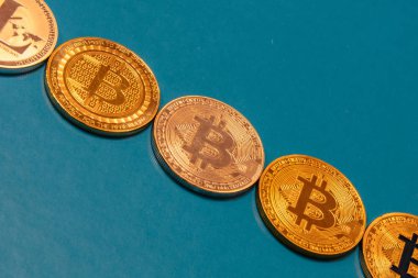 altın ve gümüş bitcoins ve gümüş litecoin