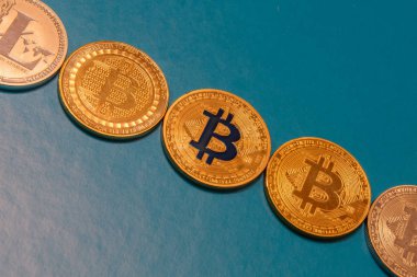 altın ve gümüş bitcoins ve gümüş litecoin