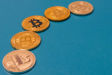 altın ve gümüş bitcoins ve gümüş litecoin