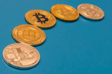 altın ve gümüş bitcoins ve gümüş litecoin