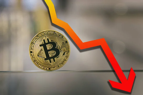 Bitcoin Mit Fallendem Roten Graphen — Stockfoto