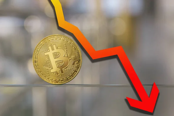 Bitcoin Mit Fallendem Roten Graphen — Stockfoto