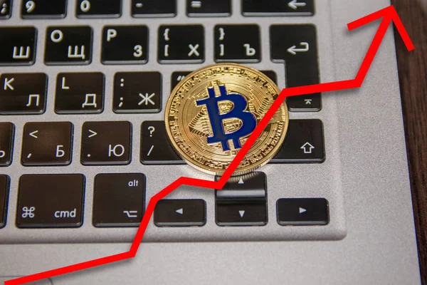 Bitcoin Keydoard Com Seta Crescente — Fotografia de Stock
