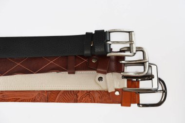 Beyaz arka plan üzerinde birkaç kemer