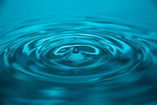 Splash Van Blauwe Water Achtergrond — Stockfoto