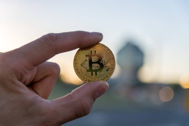  zemin üzerine altın bitcoin