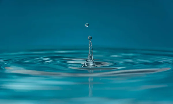 Gocce Acqua Pulita Sullo Sfondo — Foto Stock