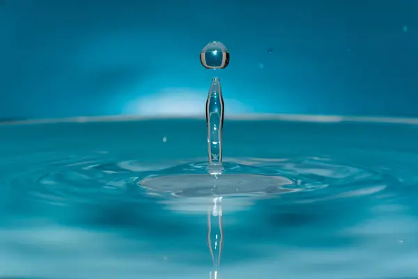 Краплі Блакитної Чистої Води — стокове фото