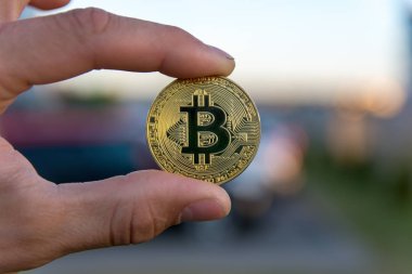  zemin üzerine altın bitcoin