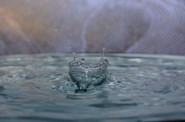 Splash arka plan üzerinde temiz su