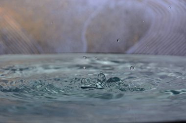 Splash arka plan üzerinde temiz su