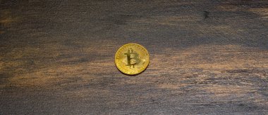  Arka plan üzerinde altın bitcoin