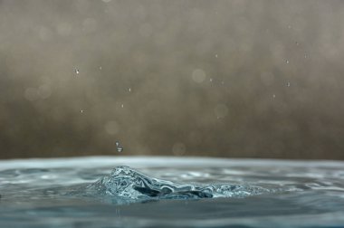 Splash arka plan üzerinde temiz su