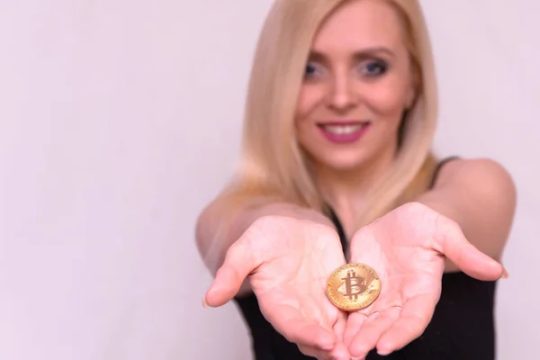 Golden Bitcoin Hand Beautiful Blonde Girl — стоковое фото