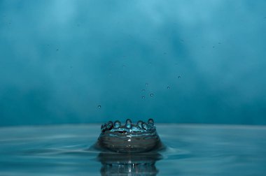 Splash arka plan üzerinde temiz su