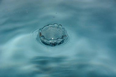 Splash arka plan üzerinde temiz su