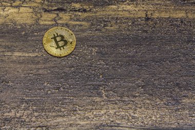  Bitcoin para ahşap arka plan üzerinde