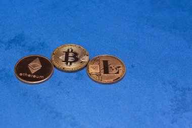  Kripto Döviz Alım bitcoin litecoin ve ethereum mavi zemin üzerine
