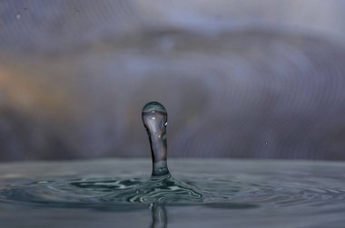 Splash arka plan üzerinde temiz su