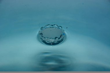 Splash arka plan üzerinde temiz su