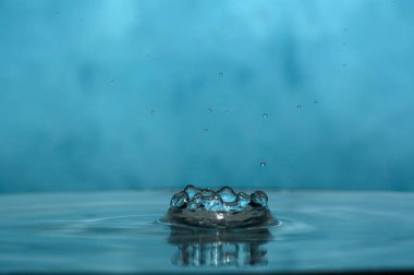 Splash arka plan üzerinde temiz su