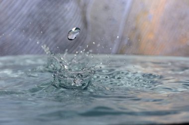 Splash arka plan üzerinde temiz su