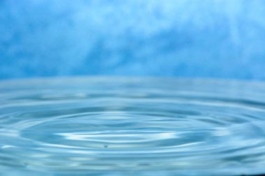 Splash arka plan üzerinde temiz su