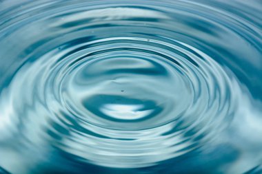 Splash arka plan üzerinde temiz su