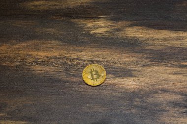  Arka plan üzerinde altın bitcoin