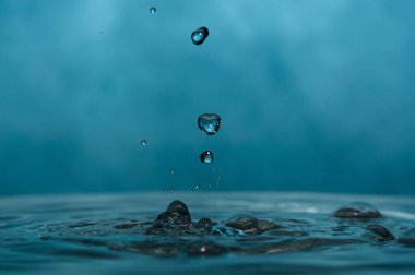 Splash arka plan üzerinde temiz su