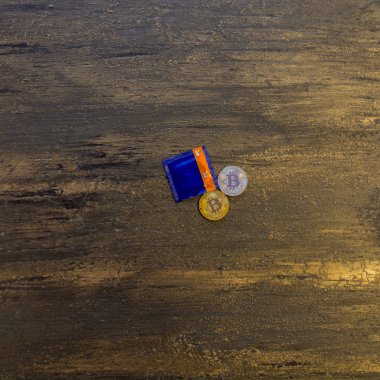 prezervatif ve iki bircoins