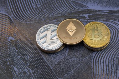  zemin üzerine altın bitcoin