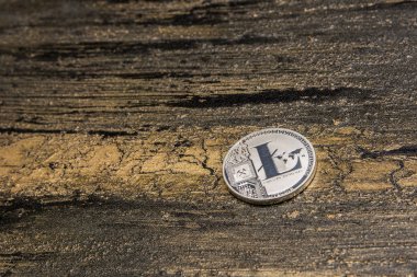  zemin üzerine altın bitcoin